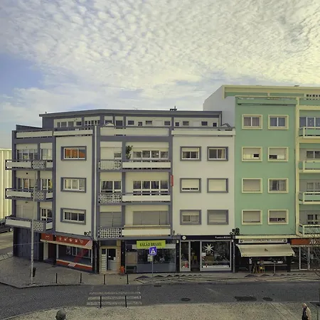 בית הארחה Tricana De 4*