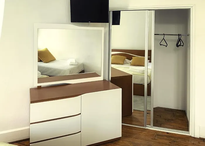 Tricana De ゲストハウス 4*